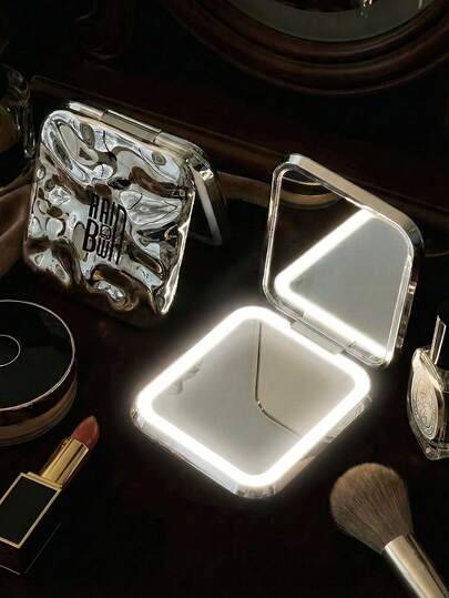 LED化妆镜，250mAh便携式迷你LED化妆镜，USB充电桌面LED化妆镜，可折叠便携化妆镜，单色温模式 - 可调节白光亮度，USB充电便携式可折叠桌面化妆镜，适用于宿舍、旅行、化妆、办公室、卧室等场合，是送给女性的完美礼物，也是节日送给亲朋好友的理想之选。