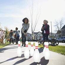 Juego de bolos para niños, juguetes educativos deportivos, pelotas y pinos, juguetes de bolos de plástico, divertido juego de bolos para niños, juego de bolos para interiores. AY3L - 16 centímetros - Ver 5