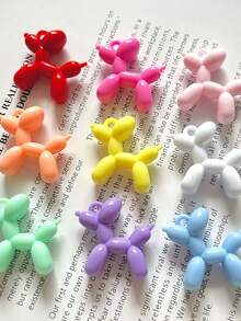 12 Stück DIY Cartoon Ballon Hund Anhänger, zufällige Farben, niedliche bunte Acryl Hund Anhänger, geeignet zum Herstellen von Schlüsselanhängern, Handyhüllen - Verschiedenfarbig - Übersicht 3