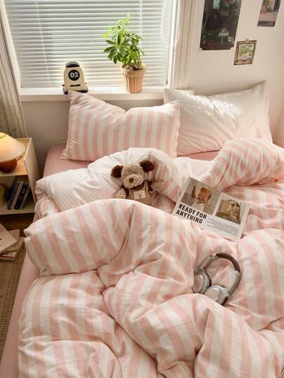 4pcs Cream & White Striped Bedding Set, Washed Textured Crinkle, Polyester Fabric (1 Duvet Cover + 1 Flat Sheet + 2 Pillowcases), Bedroom Decor, Holiday Gift, Excludes Comforter & Pillow Inserts, Pillowcase Pattern Randomly Cut