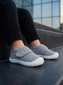 1 Pair New Boys' Grey Stylish Simple Versatile Round-Toe Flat Mesh -Strap Sneakers, Suitable For Everyday Outings, Walks In The Community Park, Hiking, Travel, And All Seasons - Grey - View 2