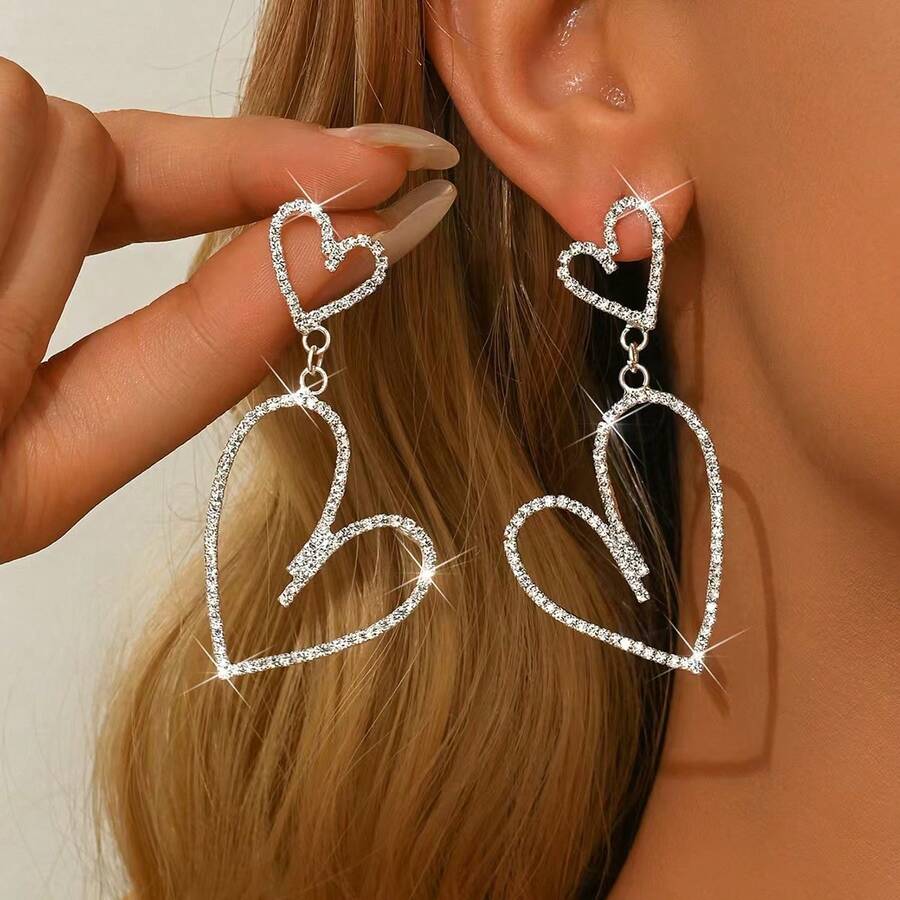 1 Pair Versatile Elegant Sparkling Crystal Heart Pendant Design Earrings, Suitable As Eid Gift, Wedding Party And Daily Wear For Women - Heart Earrings - View 1