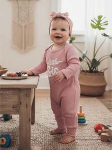 Baby Girls Romper Letter Embroidery Long Sleeve Round Neck Back Ruffled Jumpsuit with Bow Headband - Rosa - Ver 1