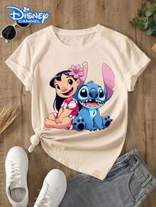 This Disney Women's T-Shirt Features A Stitch And Lilo Cartoon Print. Made Of Soft, Comfortable, And Durable Fabric, This Spring/Summer Round-Neck T-Shirt Is Suitable For Everyday Wear, Shopping, Parties, And Is Also A Great Choice As A Casual Outfit Or A Gift. - Màu be - Xem 1