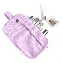 1 Chiếc túi xách tay kiểu cổ điển, dung tích lớn, thiết kế đơn giản có quai xách, chất liệu polyester, thích hợp làm quà tặng sinh nhật, dịp lễ, túi đựng mỹ phẩm, túi trang điểm, túi đựng đồ trang điểm, túi du lịch, đồ dùng cần thiết cho kỳ nghỉ, quà tặng cho phụ nữ. - Nhiều màu - Xem 5