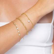 Gold Plated Bracelet Trio Set – Crafted Links, Zirconias And Star Pendants, Sophisticated And Versatile - Dorado - Ver 1