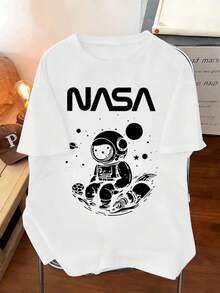 Fall Space Astronaut Graphic Tee, Crew Neck, Relaxed Fit, Street Hip Hop, Relaxed Fit, Graphic Design - Branco - Ver 2
