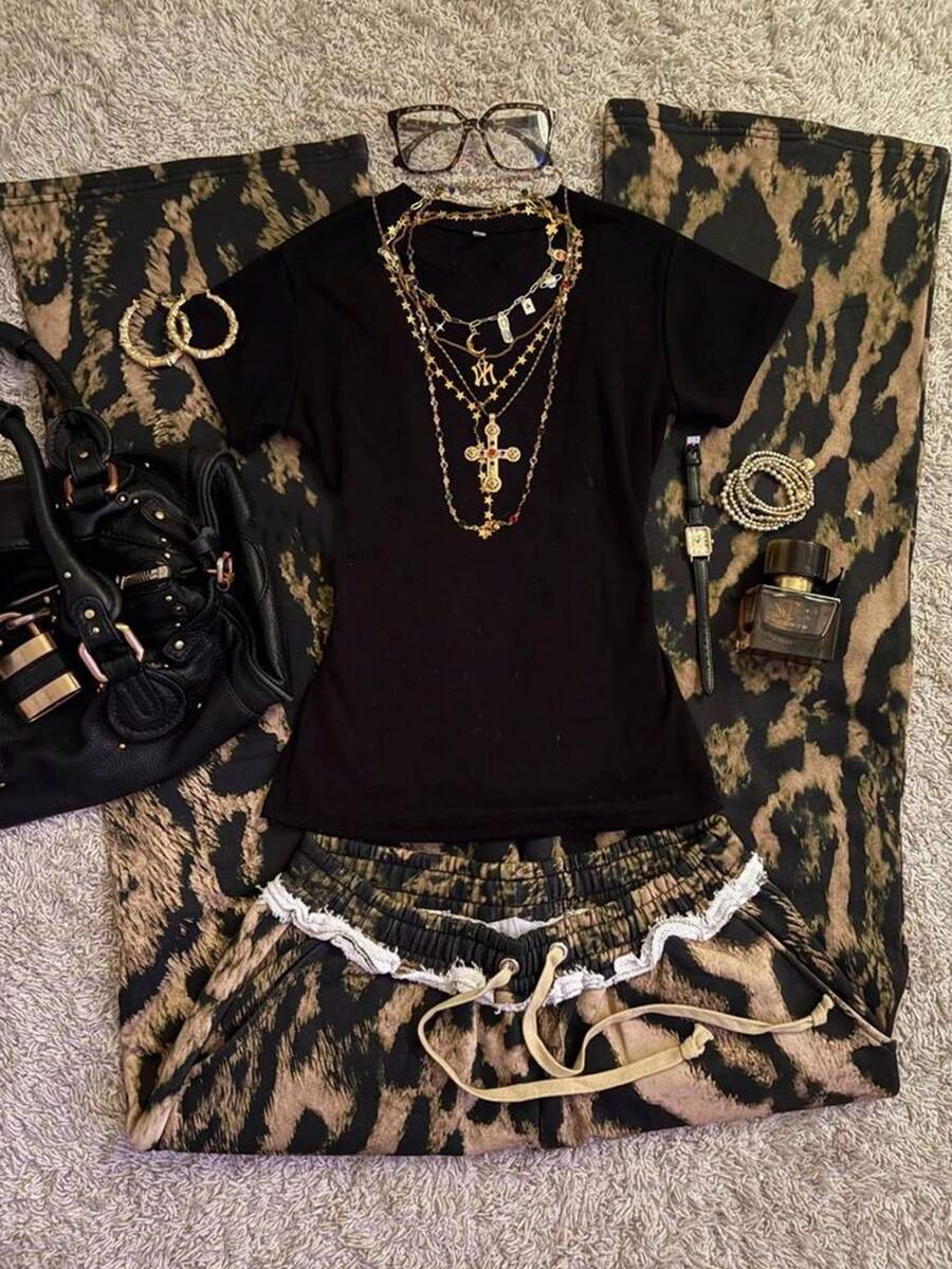 女士复古魅力纯黑色街头时尚休闲上衣，简约优雅针织T恤衫。夏季 - 黑色 - 查看 1