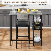 Mesa de bar y 2 sillas Conjunto de mesa de comedor de 2, 3 piezas con estante de vino y estantes de almacenamiento para pequeño espacio, mesa de altura del mostrador de cocina para el desayuno Nook, apartamento - Gris - Ver 6
