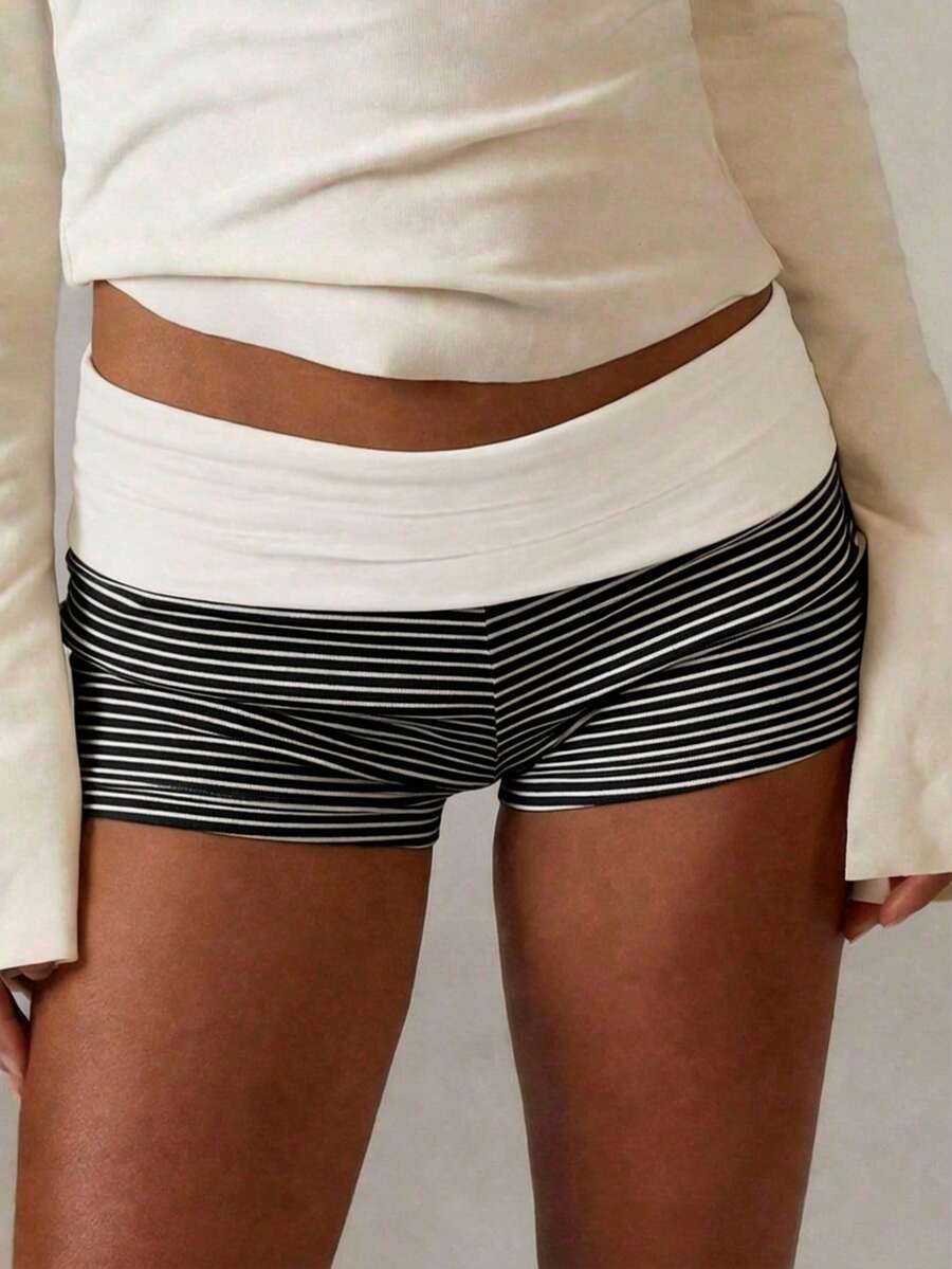 Quần short nữ mùa hè Sunny Girly kẻ sọc phong cách Y2K, cạp thấp với thiết kế thắt lưng có thể gập lại, hoàn hảo cho trang phục thường ngày, mặc nhà, dạo phố và đi làm. - màu đen - Xem 1