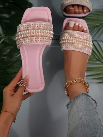 43码粉色珍珠女士凉鞋，2026斋月新款方头平底凉鞋，搭配连衣裙拉长腿部线条，时尚纯色套脚拖鞋，夏季沙滩鞋，女士防滑家居拖鞋，42码防滑纯色时尚PU皮珍珠凉鞋