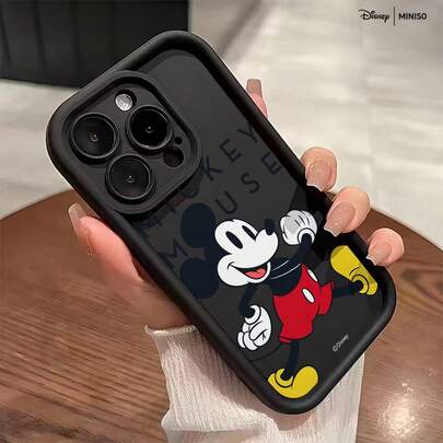 Miniso Funda de teléfono con diseño de pantalones cortos rojos clásicos de Mickey Mouse de Disney, adecuada para iPhone 17/17 Pro/17 Pro Max/17 Air/16/15/14/13/12/11/X Series, Funda iPhone 17 Pro Max, Funda iPhone 17 Pro, Funda iPhone 17, regalos navideños para la novia