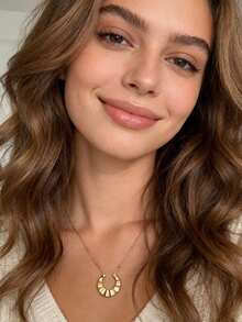 Charm-In Geometric Textured Gold-Plated Fan-Shaped Necklace For Women, Unique Design Clavicle Chain, Versatile For All Seasons, Commute And Dating, Ideal Gift - Yellow Gold - View 2