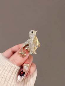Cute Snowflake Penguin Brooch, Luxury Niche Design Lapel Pin, Elegant Suit Collar Decor, Coat Flower - Multicolor - View 6