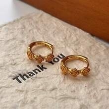 1pc Niche Design Vintage Carved Rose Flower Earrings, Romantic Sweet Jewelry - Gold - View 3