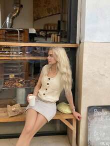 Women's Fashion Square Neck Sleeveless Knit Cardigan Vest With Buttons - White - View 3