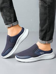 Mocasines transpirables de malla para hombres, zapatos casuales de suela blanda y ligera, zapatos de tela de Beijing convertibles sin talón - Azul Marino - Ver 4