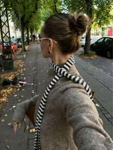 1条Y2K朋克摇滚条纹图案细围巾，适合日常佩戴 - 黑與白 - 查看 1