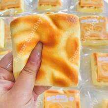 1个柔软虎纹面包捏捏减压玩具 - 趣味柔软触感，类似黏土的质地 - 柔软饺子皮材质，奶香虎纹逼真柔软慢回弹玩具 - 自闭症感官玩具，慢回弹桌面装饰减压玩具，复活节派对送给朋友的最佳礼物 - 彩色 - 查看 6