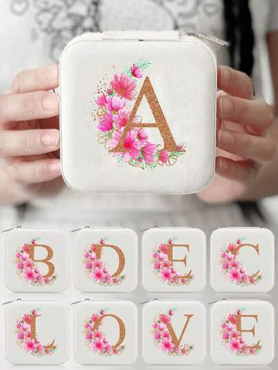 1 pieza Caja de joyería con flores rosas, regalo del Día de San Valentín, caja de almacenamiento de joyas y accesorios. Organizador de joyas de cuero PU de lujo con inicial impresa de la A a la Z, caja de viaje portátil de gran capacidad y varios niveles, regalo para mamá y novia, decoración de habitación, bolsa de maquillaje