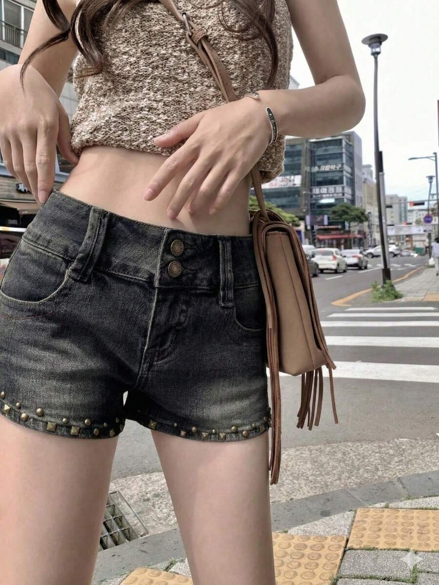 YEAE | 复古美式铆钉女士低腰牛仔短裤，耐穿弹力夏季休闲款