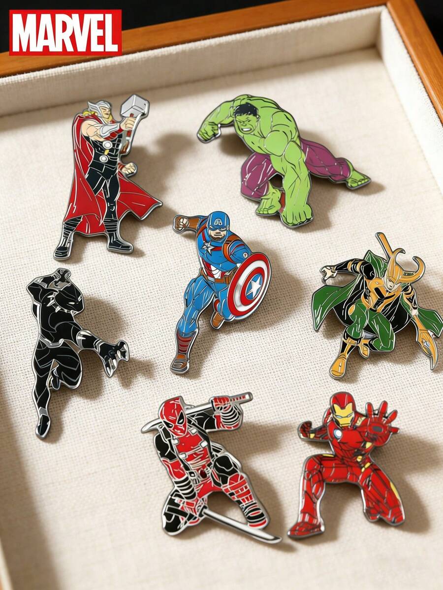 Marvel Bộ sưu tập 1/7 huy hiệu kim loại chính thức của Avengers, dùng để cài áo khoác, ba lô, trang trí cá nhân, quà tặng sinh nhật/Ngày Valentine cho bạn bè, gia đình và người hâm mộ.