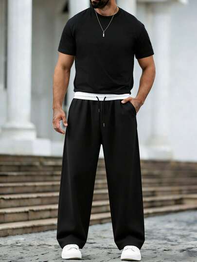 男士纯色短袖T恤+多口袋工装裤运动套装，宽松休闲时尚夏季穿搭，适合通勤、户外、徒步、训练、跑步、健身、街头服饰等场合。