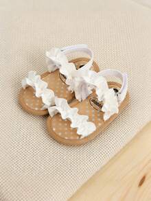 新生儿女童夏季软底凉鞋，婚礼礼服平底鞋，沙滩拖鞋，幼儿防滑鞋，可爱荷叶边设计 - 白色 - 查看 8