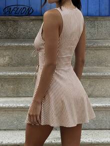 Aflion 女士新款春夏蓝白条纹深V领系带荷叶边下摆无袖迷你连衣裙 - 柔软舒适，性感甜美，俏皮风格，适合情人节约会、狂欢派对、度假、购物、音乐节等场合。 - 棕色 - 查看 3