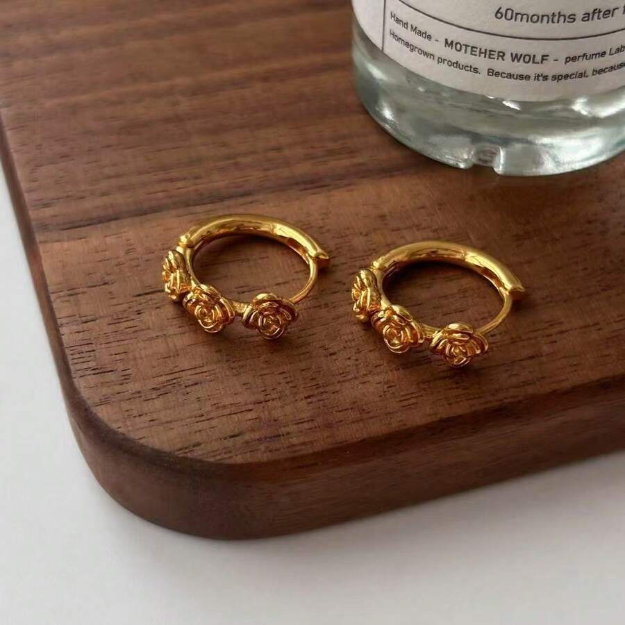 1pc Niche Design Vintage Carved Rose Flower Earrings, Romantic Sweet Jewelry - Gold - View 1