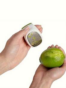 1个带防滑设计的柠檬刨丝器、不锈钢橙皮削皮器、柑橘类水果刨丝器、橙皮收集器、削皮刀、厨房工具、酒吧用品 - 彩色 - 查看 4
