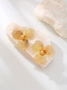 1 Pair Elegant Minimalist Metal Feeling Earrings With 3 Flowers, Clover, Heart Petal Double-Layer, Pearl Inlaid, 3D Ginkgo Leaf Flower Tassel Earrings - Yellow Gold - View 3