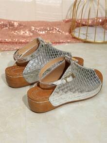 新款春夏时尚学生户外坡跟沙滩凉鞋，厚底，缝线细节（鞋带可拆卸调节），旅行必备 - 銀色 - 查看 6