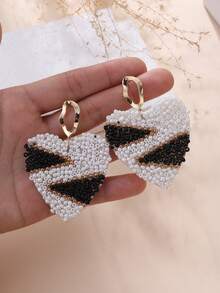 1 Pair Handmade Bohemian Style Black & White Contrast Beaded Casual Retro Street Fashion Heart Shaped Dangle Earrings, Suitable For Parties, Music Festivals And Other Occasions - Black and White - View 5