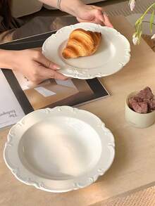 1 chiếc đĩa sứ dập nổi kiểu Pháp, đĩa tráng miệng trang nhã cho tiệc trà chiều, bộ đồ ăn cao cấp. - trắng - Xem 4