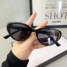 1副女士休闲猫眼白色时尚眼镜，适合日常佩戴、海滩、街头摄影 - 彩色 - 查看 3