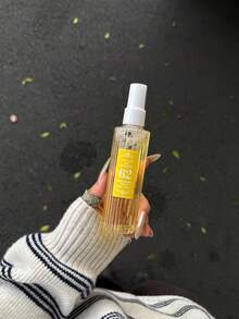 4瓶装 x 100毫升香氛喷雾套装，包含4种不同香型，限量版便携式多层香氛喷雾，持久留香，散发自然清新迷人气息，释放香草、茉莉、椰子香氛，带来极致愉悦体验。 - 多款式 - 查看 12