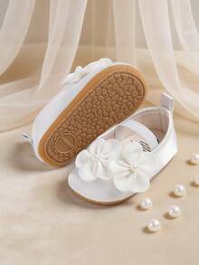 白色3D立体花朵女婴玛丽珍鞋 - 新生儿平底防滑软底派对婚礼学校公主鞋 - 白色 - 查看 11