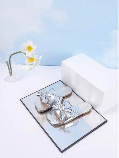 صنادل فتيات ذهبية/فضية - فيونكة معدنية، مريحة مسطحة، مثالية للصيف، عيد الميلاد، عيد الفصح، هدايا، شحن سريع