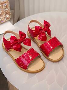 一双甜美的公主风红色蝴蝶结凉鞋，饰有镂空花朵和波浪形蕾丝，适合春夏穿着，也适合日常生活、派对、节日、海滩玩耍和其他场合。 - 紅色 - 查看 2