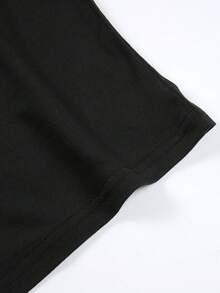 This Disney Women's T-Shirt Features A Stitch And Lilo Cartoon Print. Made Of Soft, Comfortable, And Durable Fabric, This Spring/Summer Round-Neck T-Shirt Is Suitable For Everyday Wear, Shopping, Parties, And Is Also A Great Choice As A Casual Outfit Or A Gift. - Noir - Voir 4