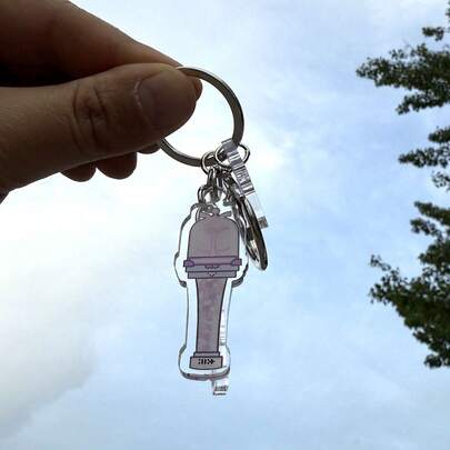 Móc khóa hình đèn đỡ của &LILLY Wonhee Minju Moka Yunah Lroha, có màu sắc tùy chọn, thích hợp để gắn vào quần áo, túi xách, chìa khóa xe - Trang trí tiệc sáng tạo và dễ thương, lý tưởng làm quà tặng Giáng sinh, Ngày Valentine, sinh nhật.