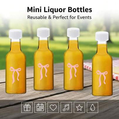 25 piezas de botellas de plástico de 25ml/50ml para licor, envases de bebida vacíos adecuados para campamentos de verano, con tapas de plástico negro y blanco y etiquetas negras, excelentes para viajes al aire libre, picnics, bodas y otras actividades de verano