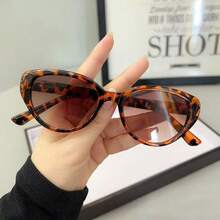 1副女士休闲猫眼白色时尚眼镜，适合日常佩戴、海滩、街头摄影 - 彩色 - 查看 6