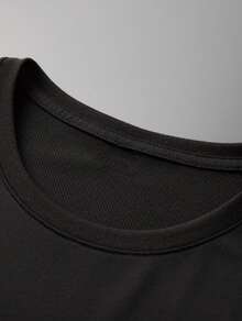 [1 Set] Couple Pullover Short Sleeved T-Shirt And Drawstring Shorts Two-Piece Set, Adorned With Disney Mickey Mouse And Minnie Mouse Prints. A Breathable And Comfortable Summer Couple Leisure Set Is The Perfect Gift For Men/Women. - Trang phục nam (áo thun + quần short) - Xem 3