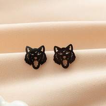 1 Pair Stainless Steel Earrings, Suitable For Daily Wear With Casual Clothing. The Wolf-Shaped Earrings Feature A Simple And Punk Design, Making Them An Excellent Gift. - GED766 - View 2