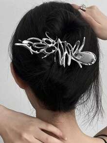 1PC Minimalist Textured Hair Clip Luxury-Inspired Sweet & Edgy Style Clip-On Hair Accessory Unique Design Versatile Hairpiece - Silver - View 4