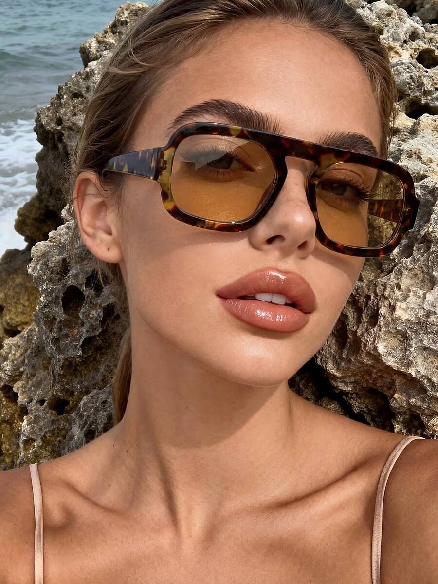 一副豹纹波西米亚风高品质太阳镜，适合18、21、30、40、50岁人群，是生日派对礼物、度假旅行休闲聚会日常装饰眼镜的理想之选，也适合日常佩戴、返校季、度假旅行、学院风、夏季海滩装扮，更是女性的完美配饰之选。 - 豹紋茶 - 查看 1