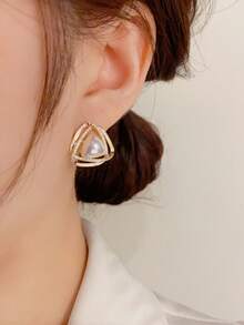 1 Pair Geometric Triangle Faux Pearl Stud Earrings, Delicate Versatile Design Suitable For Women's Daily Wear - Gold - View 3