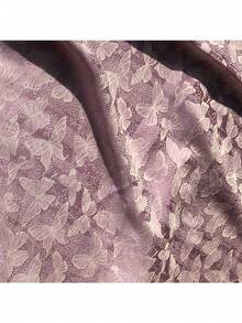 1块优雅提花双色蝴蝶图案面料，适合缝制窗帘和桌布，柔软耐用，是家居装饰的理想面料，也是手工DIY材料，尺寸：长36/108/180英寸，宽57英寸，克重140克/平方米。 - 仿真絲提花 - 查看 5